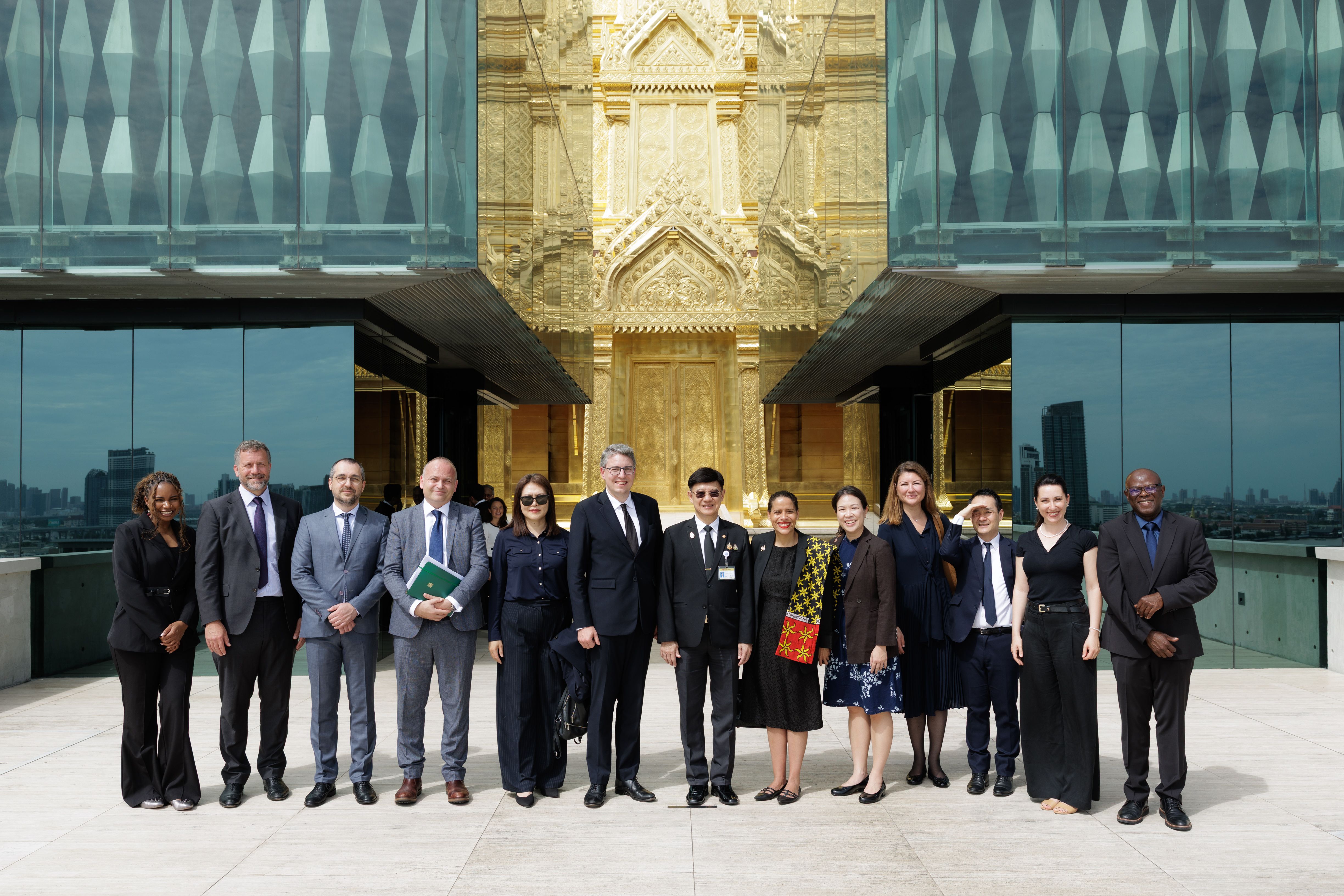รูปภาพประกอบ