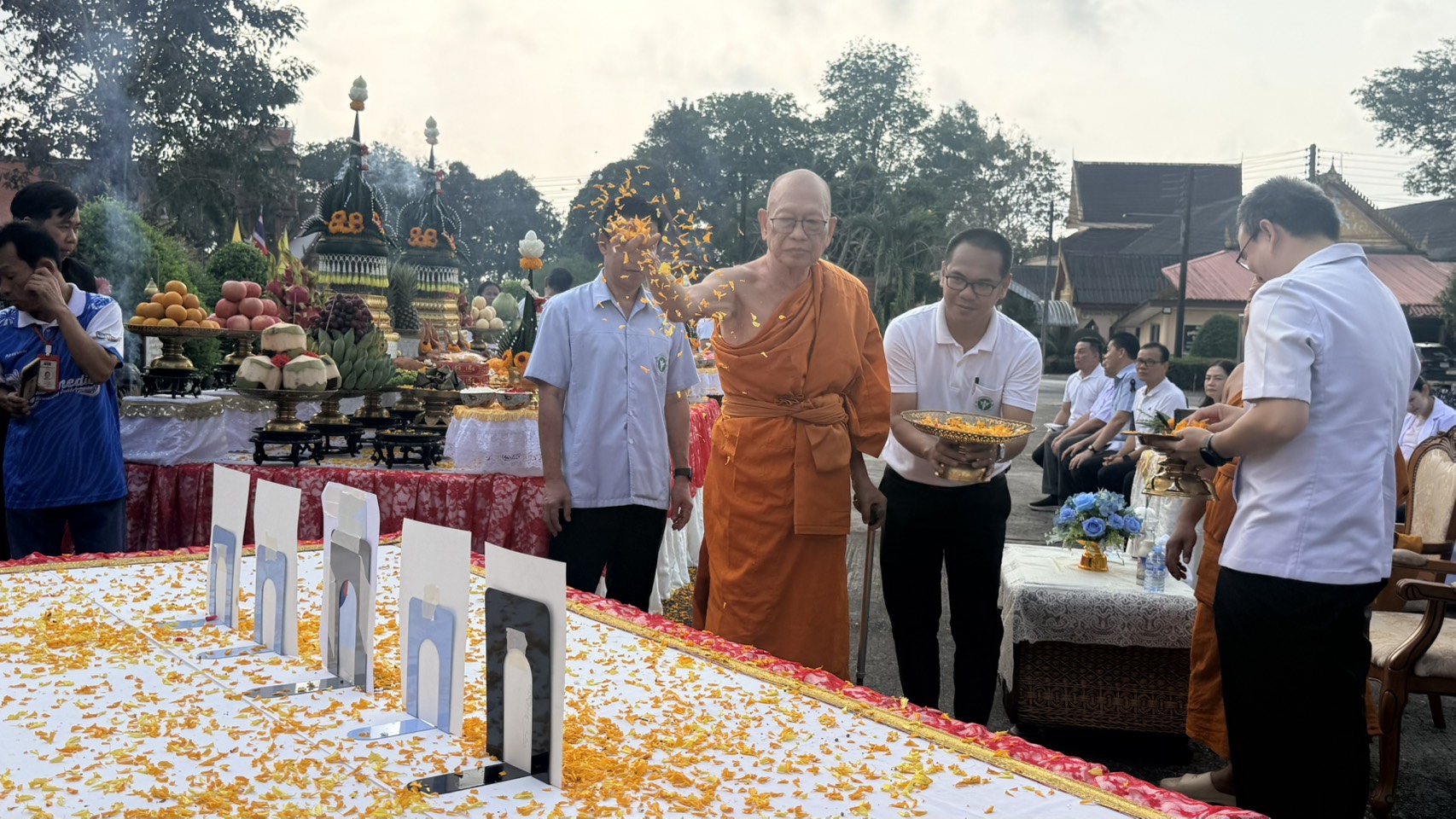 สำนักงานสาธารณสุขจังหวัดตราด จัดสร้างวัตถุมงคลรุ่น &ldquo;สุขภาพดี บารมีเพิ่มพูน&rdquo;สมทบทุนสร้างอาคารสาธารณสุข&ndash;ลานจอดอากาศยาน รองรับผู้ป่วย ในพื้นที่ 3 เกาะ จ.ตราด