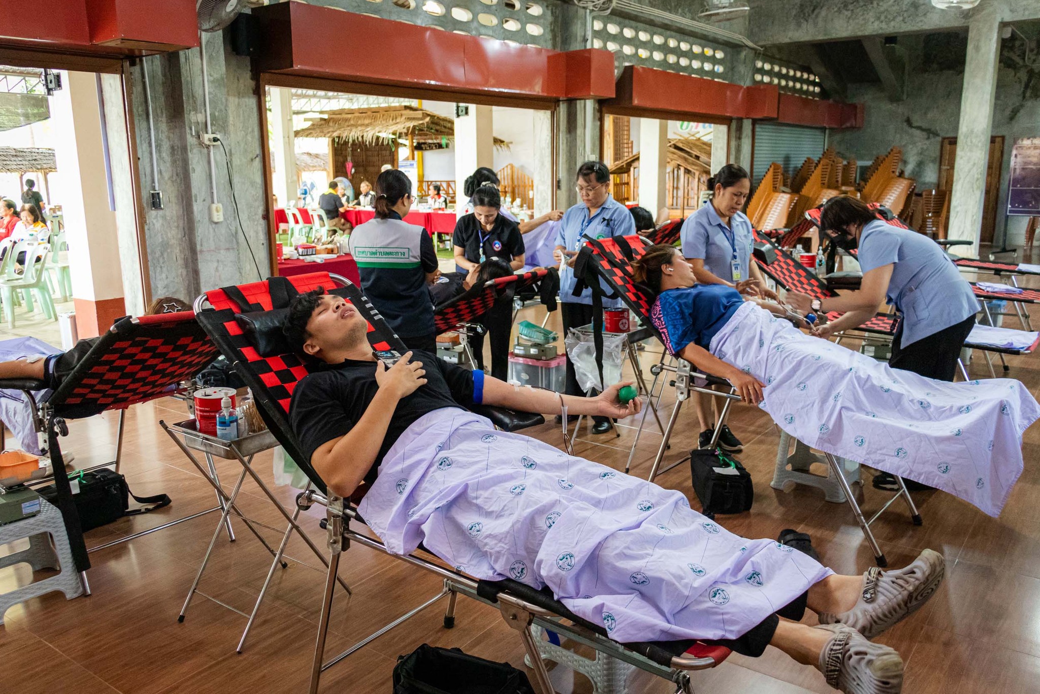 เหล่ากาชาดจังหวัดตราด ร่วมกับโรงพยาบาลตราด เทศบาลตำบลตะกาง จัดกิจกรรมรับบริจาคโลหิต