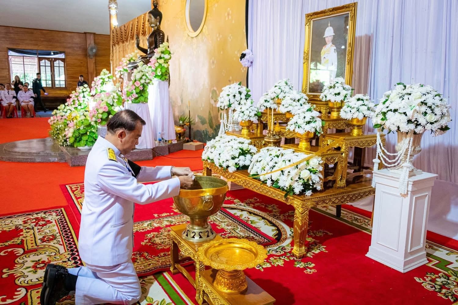 จังหวัดตราด จัดพิธีถวายน้ำสรงและถวายสักการะพระศพ เบื้องหน้าพระรูป สมเด็จพระเจ้าลูกเธอ เจ้าฟ้าพัชรกิติยาภา นเรนทิราเทพยวดี กรมหลวงราชสาริณีสิริพัชร มหาวัชรราชธิดา